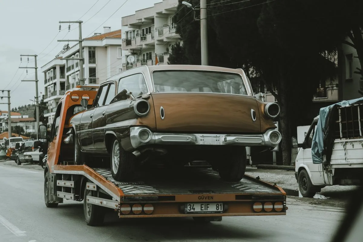 Vehicle ready for battery assistance or towing in Sharjah