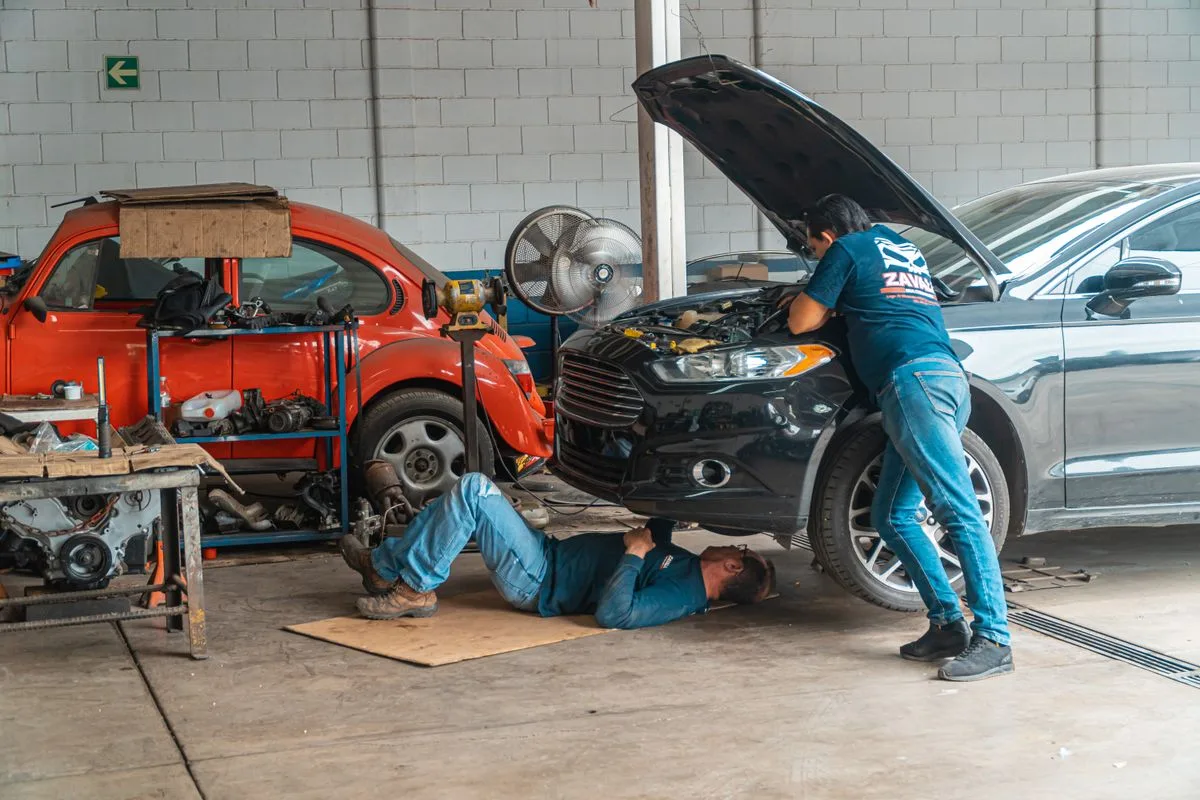 Vehicle ready for flat tyre assistance or towing in Sharjah